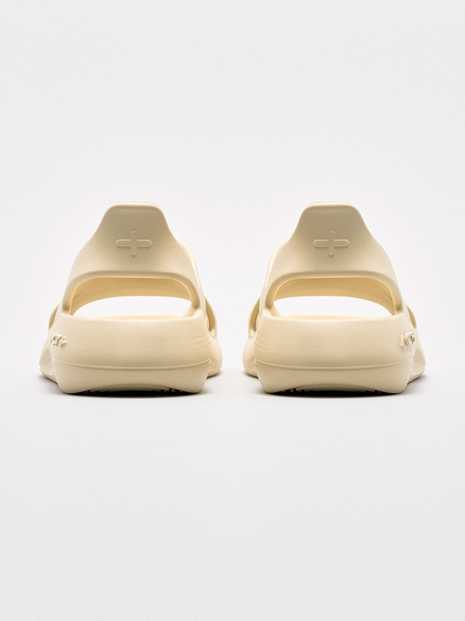 ALIGNPLUS™ STRAP SANDAL NATURAL SAND