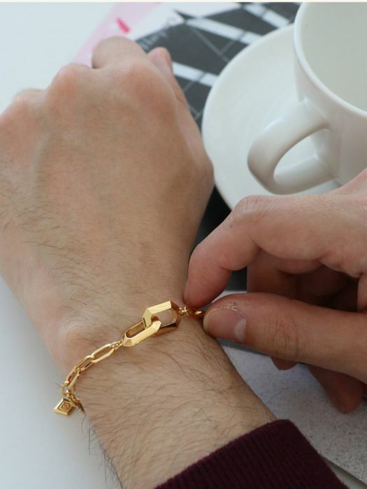 Commitment Plain Gold Link Bracelet