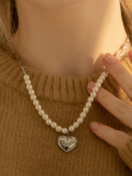 HEART CHAIN PEARL NECKLACE