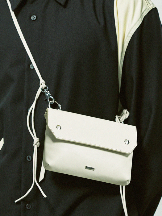 piping leather strap flap bag & utility key ring ivory
