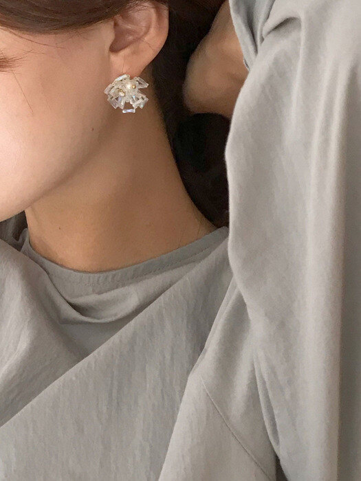 [은침/논피어싱] Pure Beads Pearl Flower Earrings