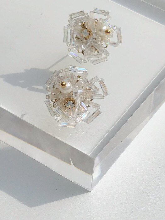 [은침/논피어싱] Pure Beads Pearl Flower Earrings