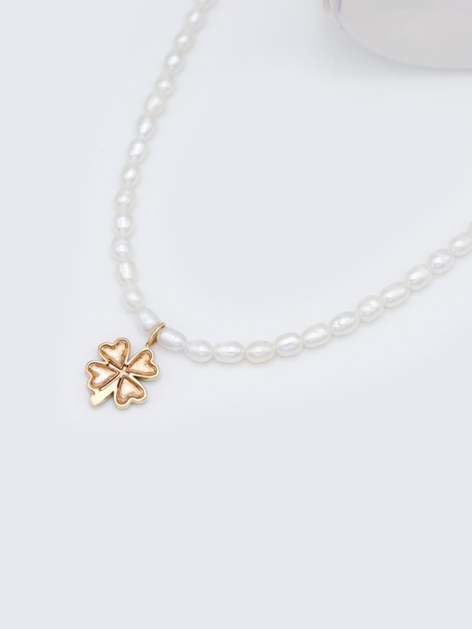 14k gold clover water pearl Necklace 14k 클로버 펜던트 5mm 담수 진주 목걸이