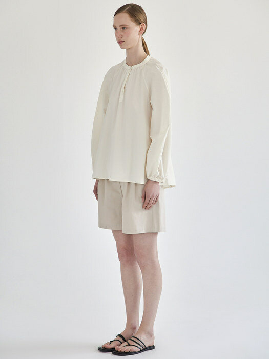 Cocoon long sleeves blouse (Cream)