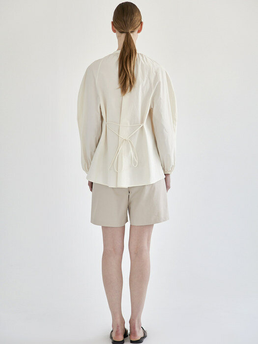 Cocoon long sleeves blouse (Cream)