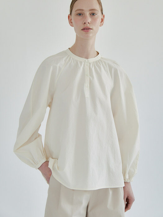 Cocoon long sleeves blouse (Cream)