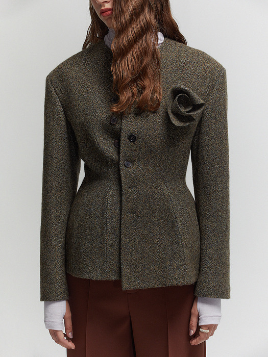 [단독] CORSAGE CLASSIC ROUND-NECK JACKET_KHAKI