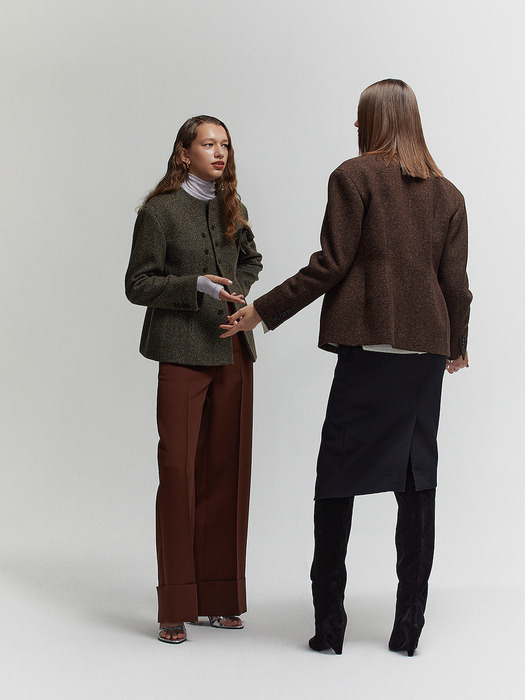 [단독] CORSAGE CLASSIC ROUND-NECK JACKET_KHAKI