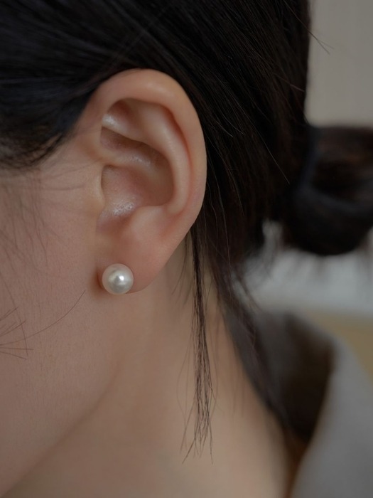 Basic Pearl Earring (8mm)