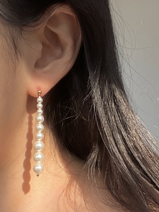 gradation swarovski pearl earrings