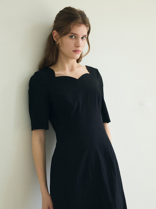 HEART NECK DRESS / BLACK