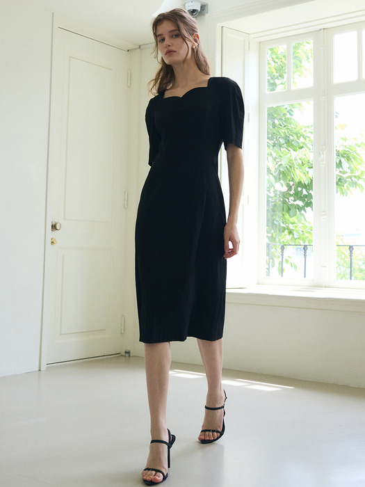 HEART NECK DRESS / BLACK