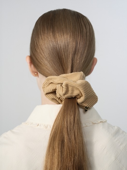 corduroy scrunchie - beige