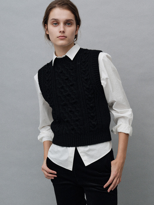 Latti wool vest (Black)