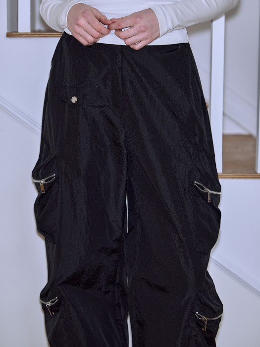 Two-way Nylon Pocket Pants [Black]