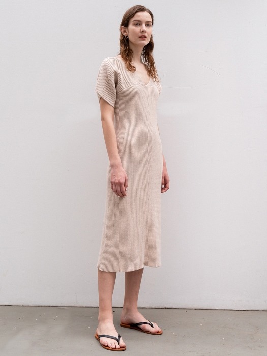 [ESSENTIAL]V-Neck Knitted Dress Oatmeal