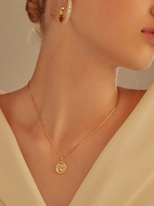 basic coin necklace