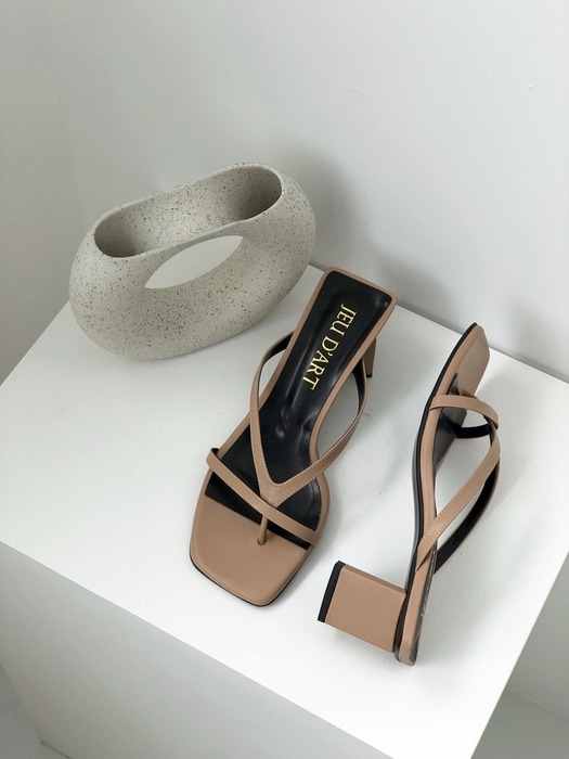 strap flip flop sandal_ beige