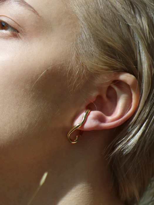 flow of line earring (gold)