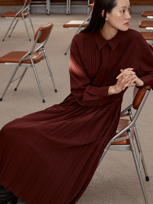 [EXCLUSIVE] PLEATED DRESS - BURGUNDY