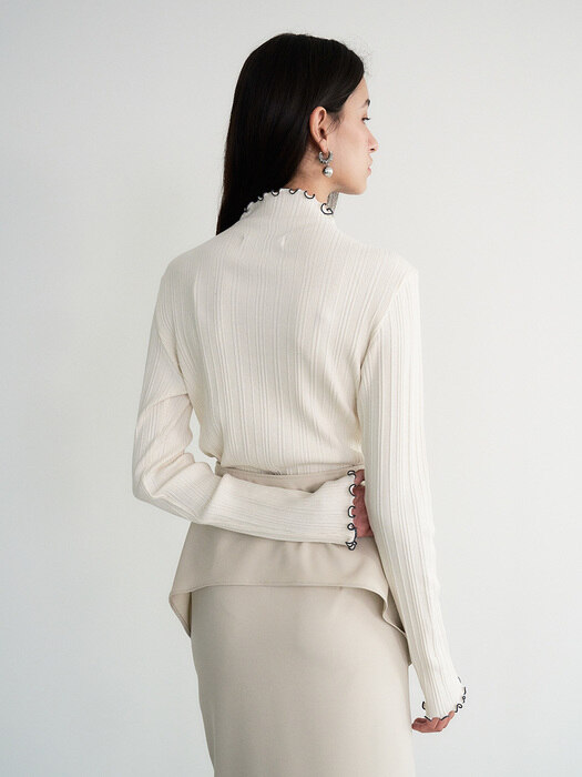 004 Cut-out Row-neck ribbed-knit (Ivory)