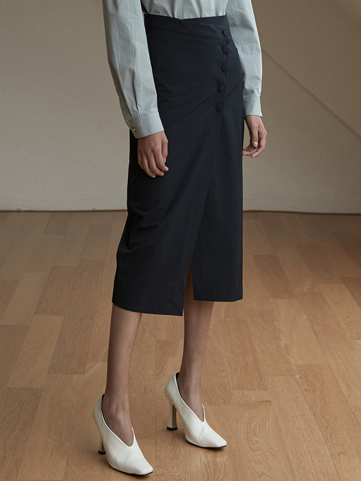 446 flat button H line skirt (deep navy)