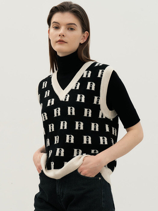 hier et demain Logo V-neck Knit Vest (Ivory)