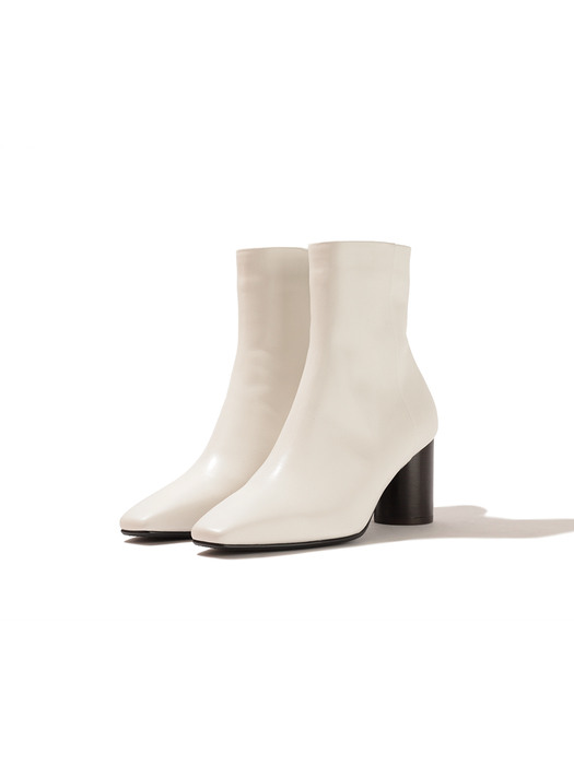 Standard ankle boots / ivory