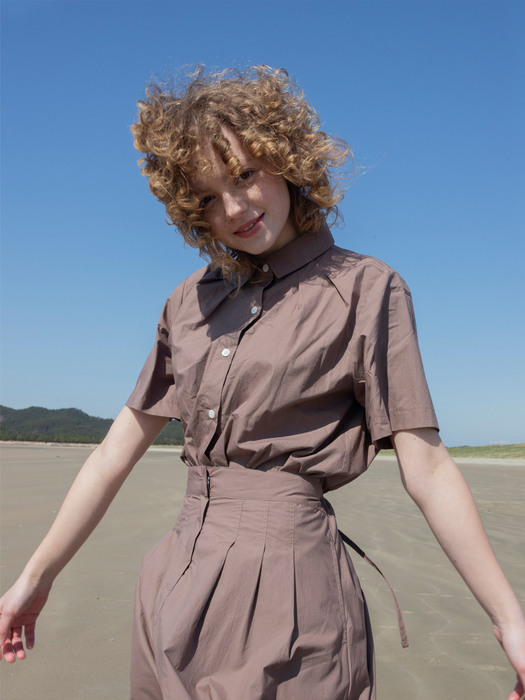 OBLONG PLEATED SHIRT - BROWN
