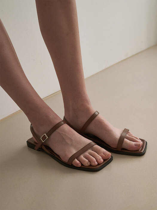 Square strap sandal - brown