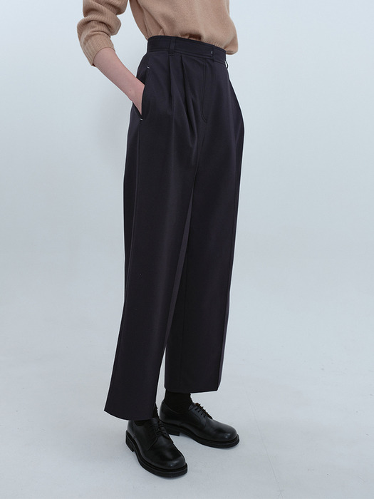 Wide Fit Tuck Pants_CHARCOAL