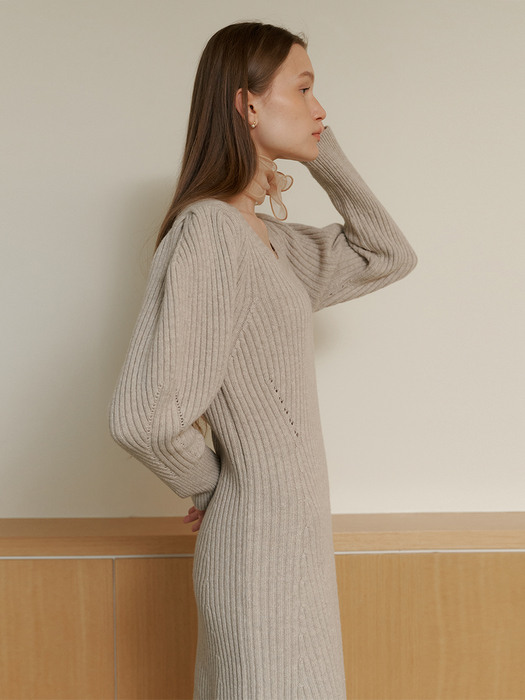 A RIBBED SQUARE NECK KNIT DRESS_OATMEAL