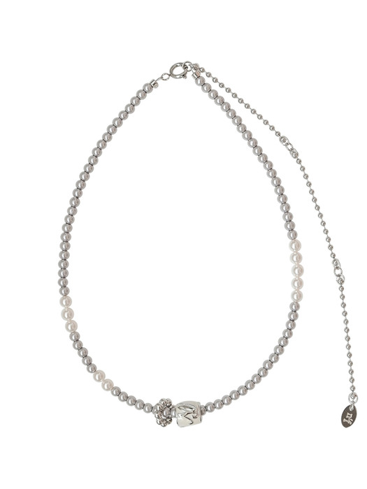 solemn grey pearl necklace