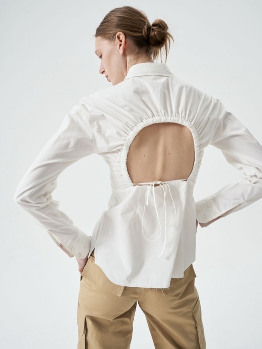 SHIRT WITH SEMICIRCLE CUT(white)