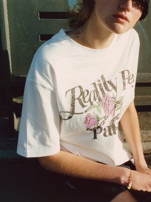 Rose-Chain Graphic T-Shirt in White VW3ME270-01