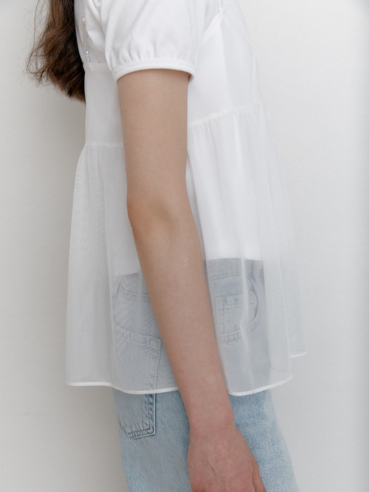 Shirring see-through sleeveless. White