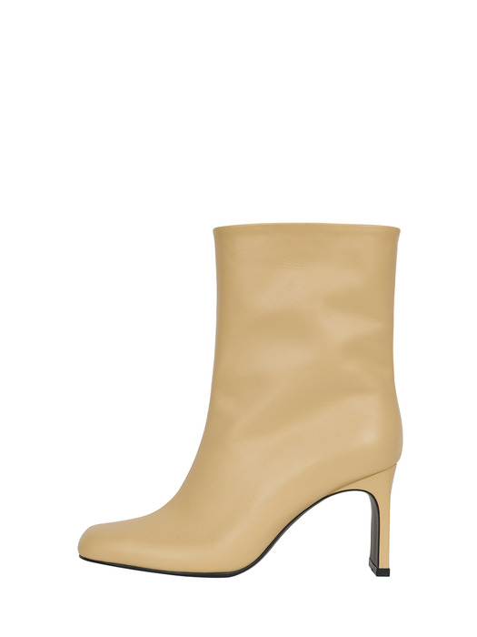 Seamed Straight Boots / BUTTER