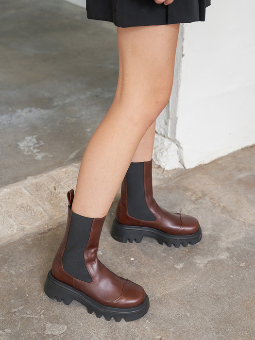 Lucas Chelsea Mid Boots Brown