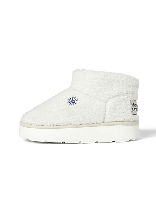 BOUCLE UGG BOOTS_WHITE