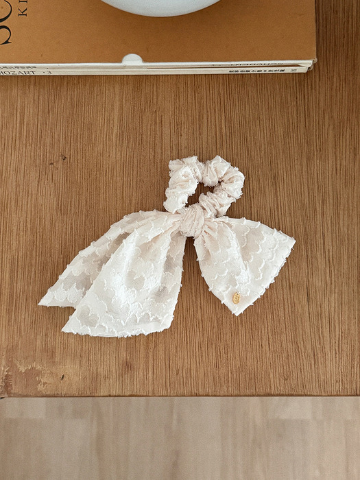 Lace Ribbon Tail Scrunchie [Ivory]