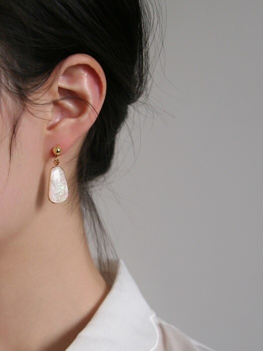 concave aurora earrings