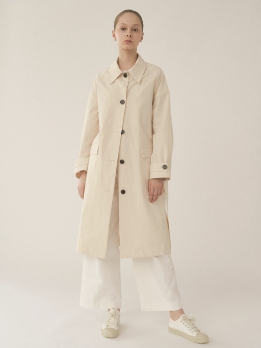 Single collar over coat in Ivory 
