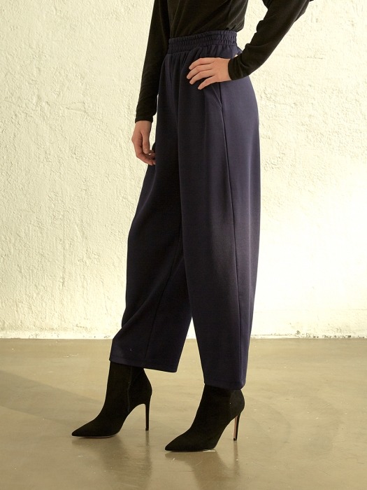 Round-silhouette Jogger Pants _ NAVY