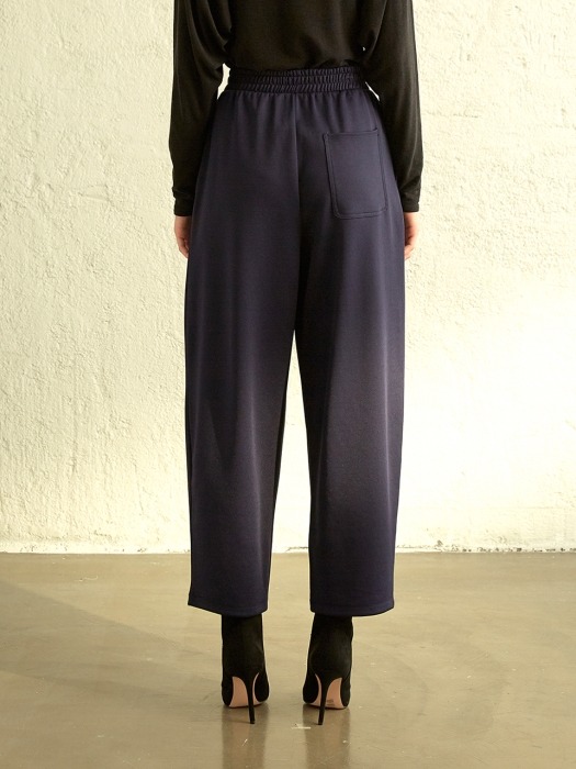 Round-silhouette Jogger Pants _ NAVY