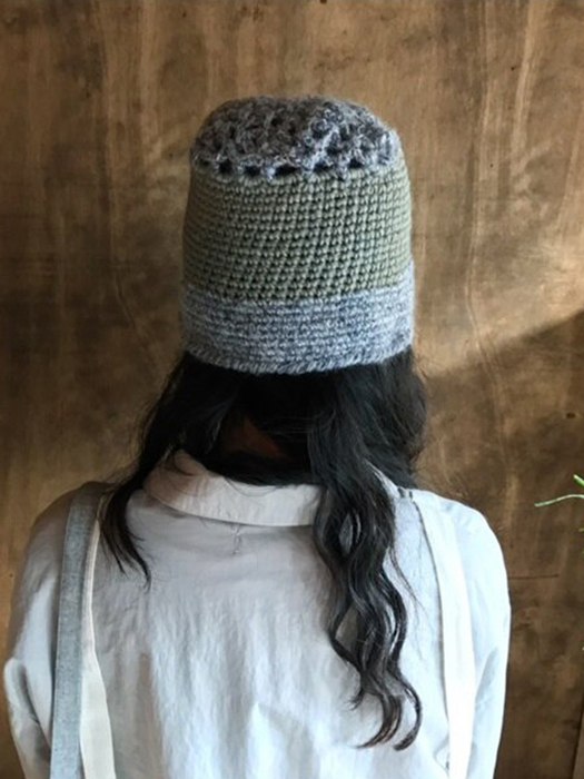 flat hat grey