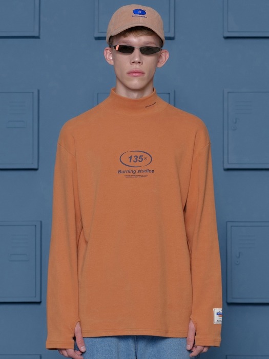 Hand Warmer Neck T-shirt (Orange)