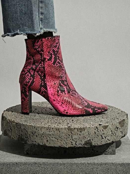 1242 Dewellin Slim Ankle Boots-neon pink python