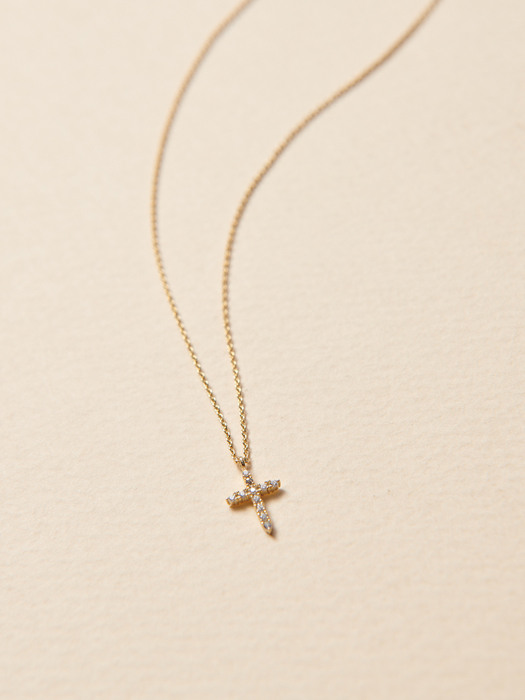 Petit Cross Necklace, Suji