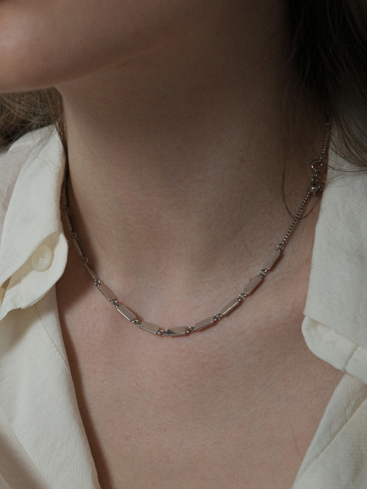 Valentine Bold Choker Necklace - White Gold