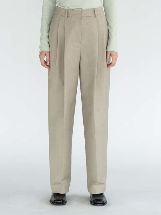 Pleated Wide Trousers / Light Khaki